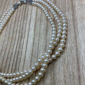 Vintage 50's Deltah Simulated Pearls Necklace